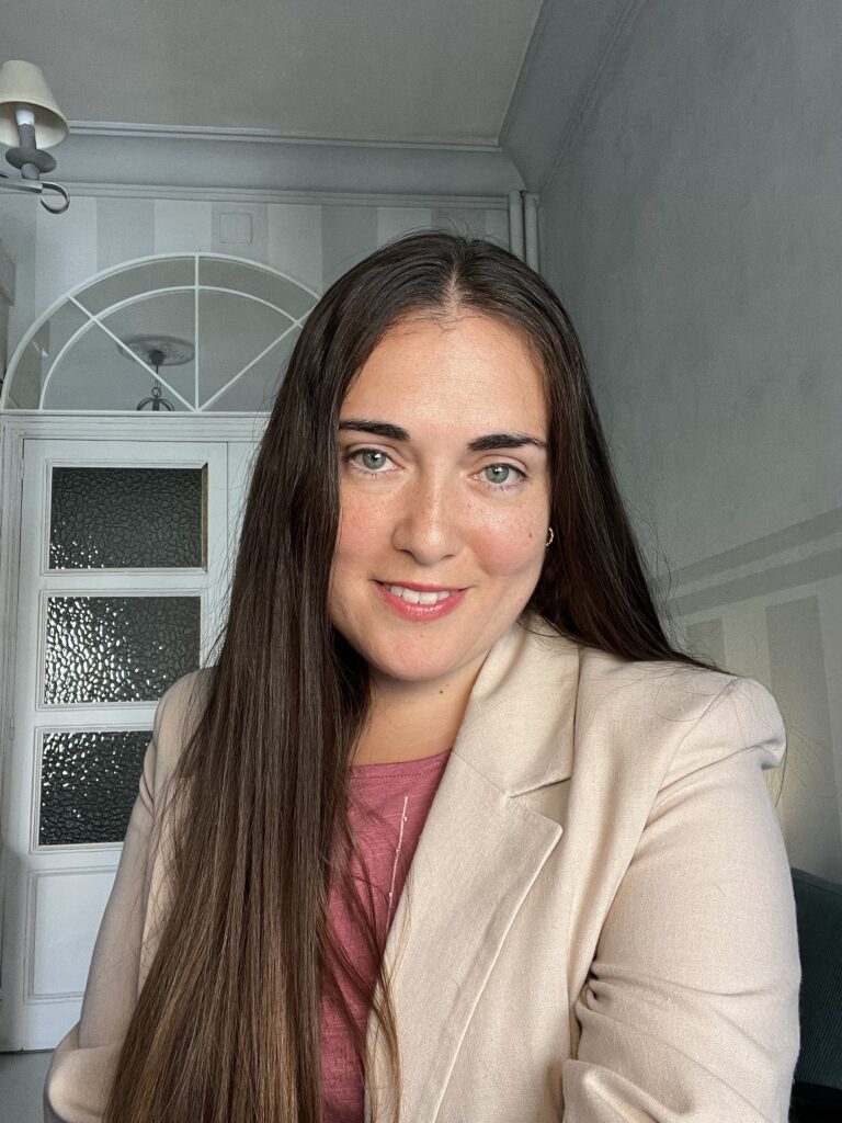 Luz Marina Díaz-Flores psicóloga y grafóloga