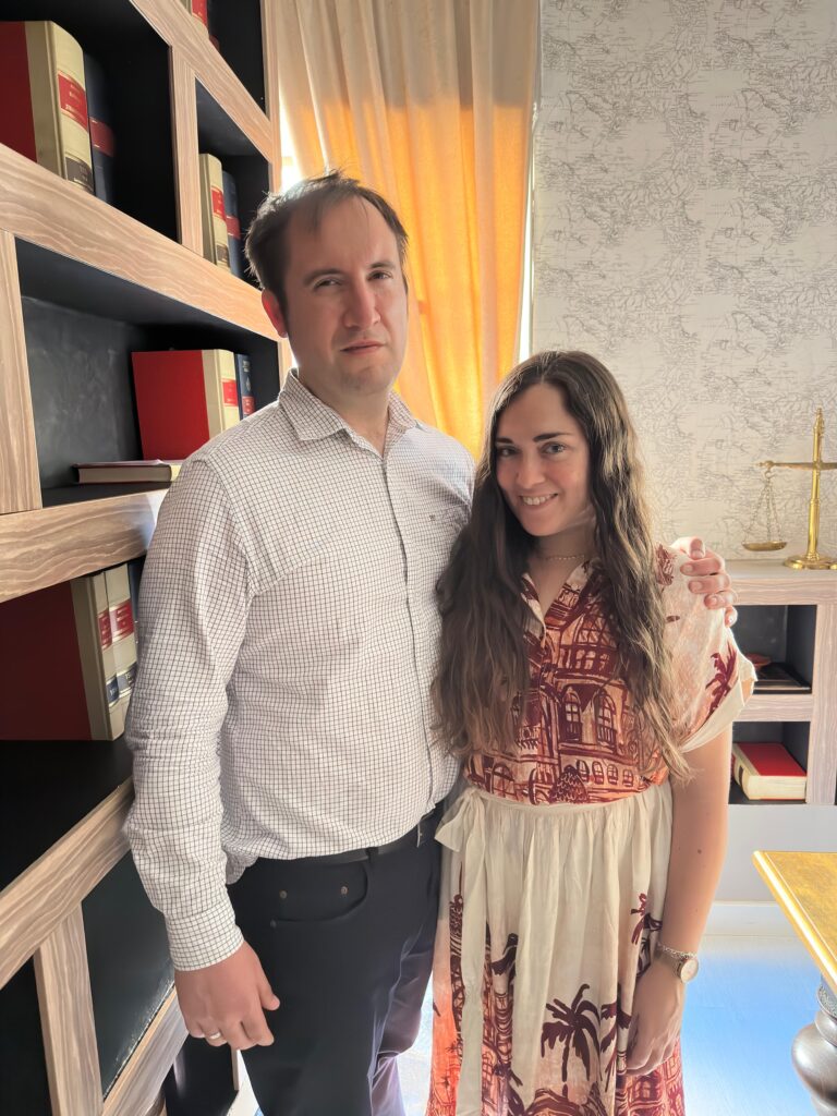Juan y Luz Marina, docentes de la Asociación de grafología en Madrid